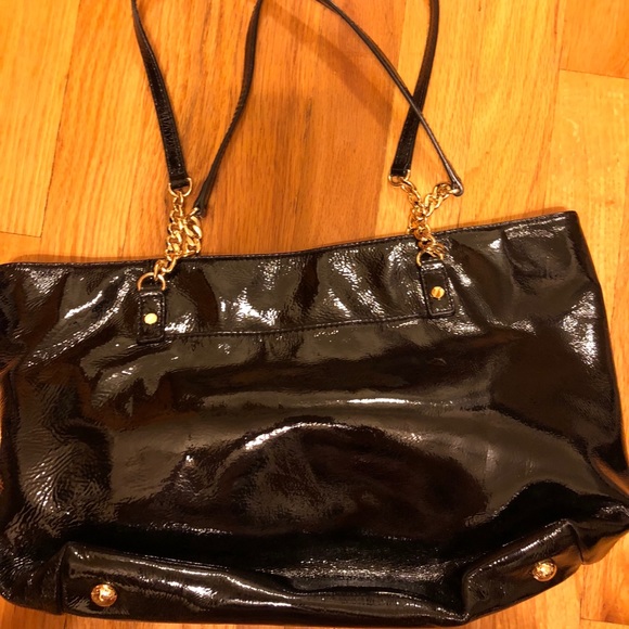 Michael Kors Handbags - Michael Kors Shoulder Bag